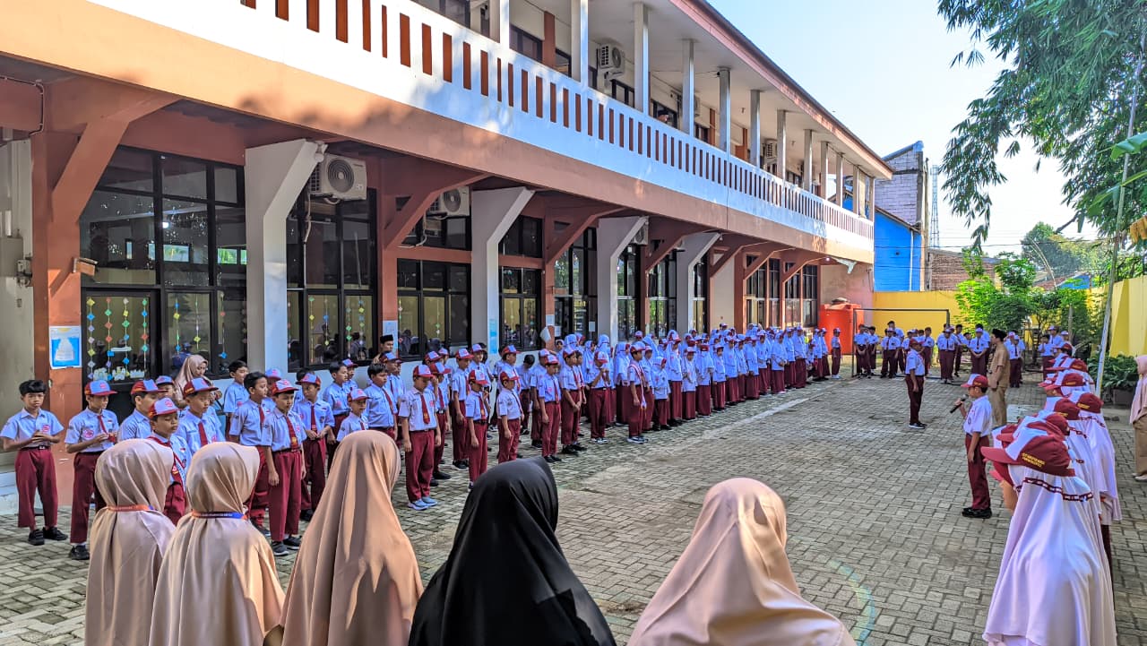 Upacara Peringatan Hari Kartini, Ustadz Amin Tekankan Pentingnya Rajin Belajar, Memiliki Cita-Cita, dan Saling Menghormati