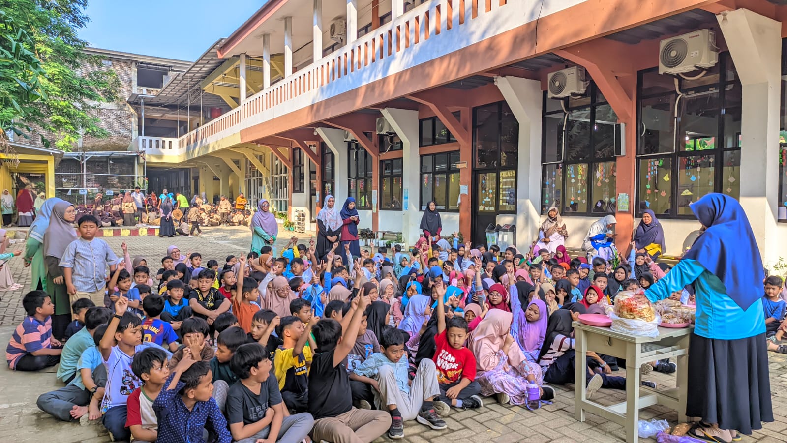Classmeeting Level 1 & 2 SDIT Harapan Bunda Purwokerto: Mengenal Olahan Singkong dan Praktik Panen Langsung