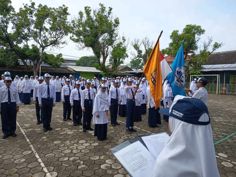 Pengurus OSIS SMP IT Harapan Bunda Periode 2025/2026 Resmi Dilantik