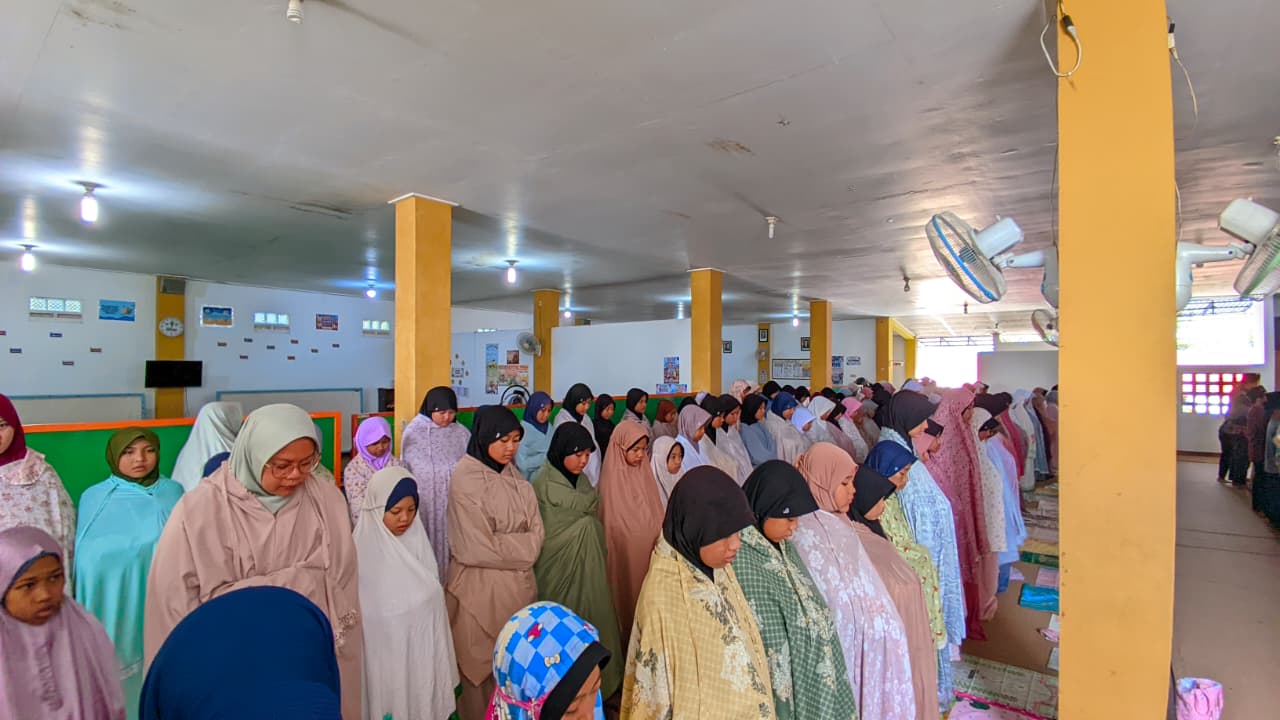 Membangun Karakter Islami Sejak Pagi, Budaya Shalat Berjamaah Menjadi Budaya Pendidikan di SDIT Harapan Bunda Purwokerto